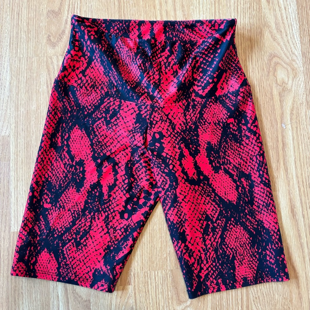 Onzie Red and Black Faux Snakeskin Biker Shorts Size Small Womens High Waist